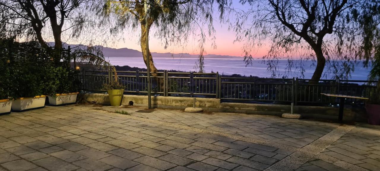 Belvedere Rent Rooms Campofelice Di Roccella Ngoại thất bức ảnh